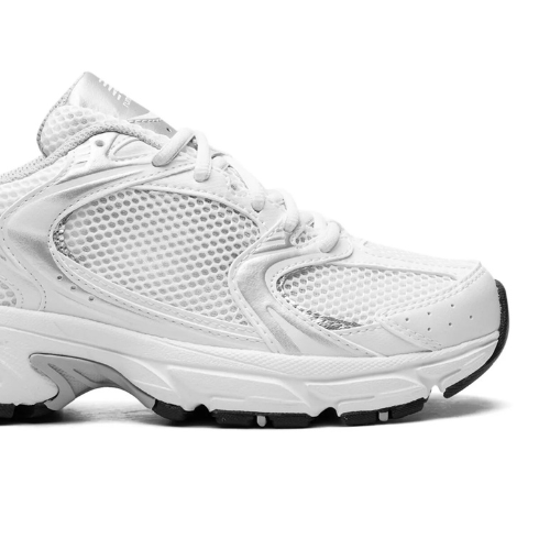 530 White / Silver Metallic